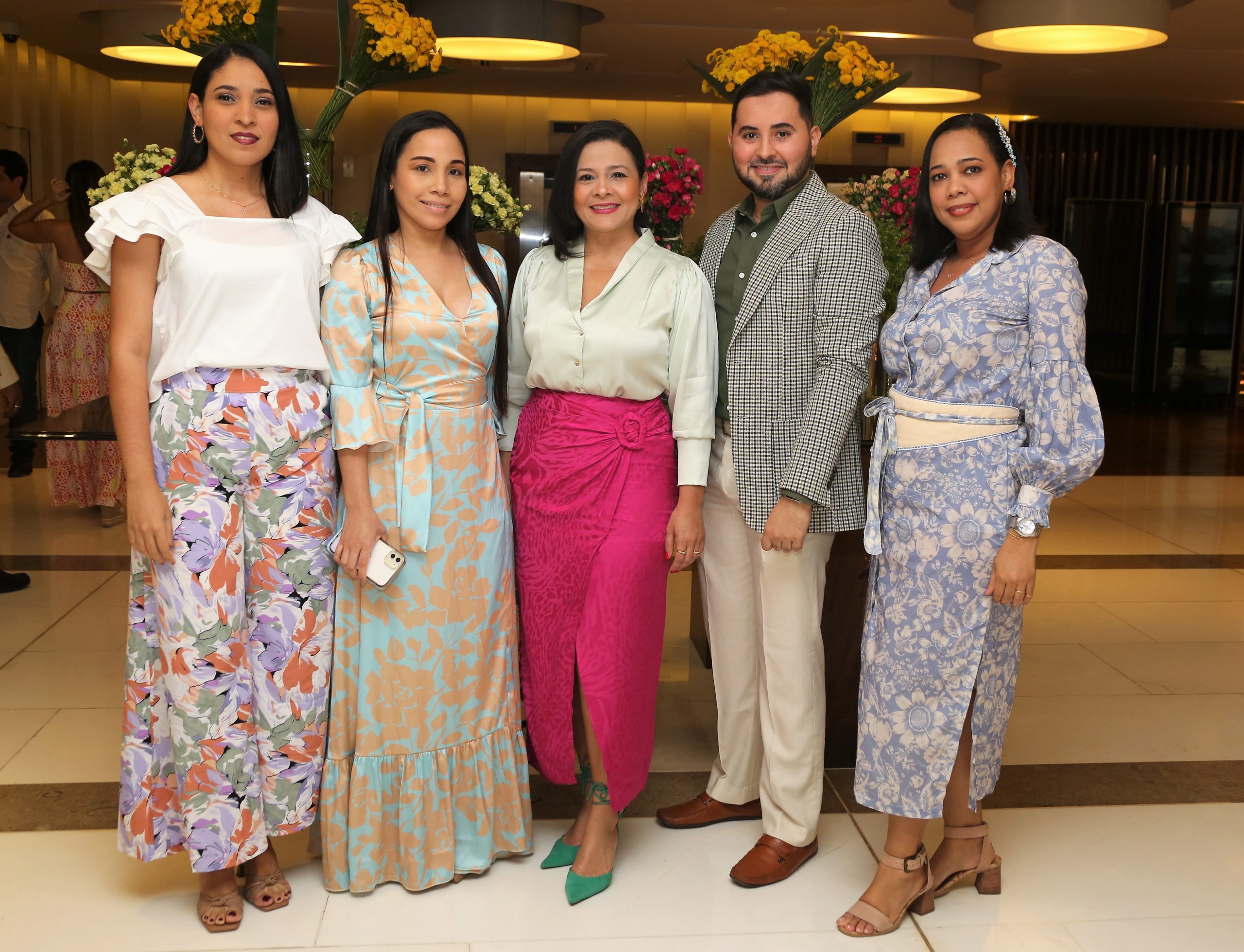 Paola Iriarte, Rosa Mendivil, Aurora Ochoa, Andrés Torrente, Maria Jose Acevedo
